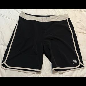 Quiksilver vintage style black scallops board shorts 36
